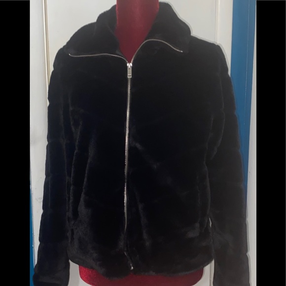 CoffeeShop Jackets & Blazers - Faux fur  lined plush Black waist length w zipper